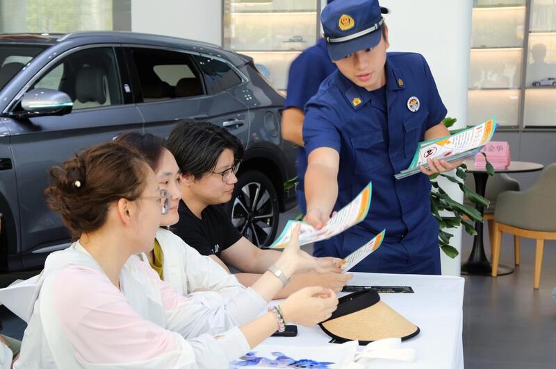 崇川区钟秀街道：社企联动送清凉 爱心汇聚暖人心
