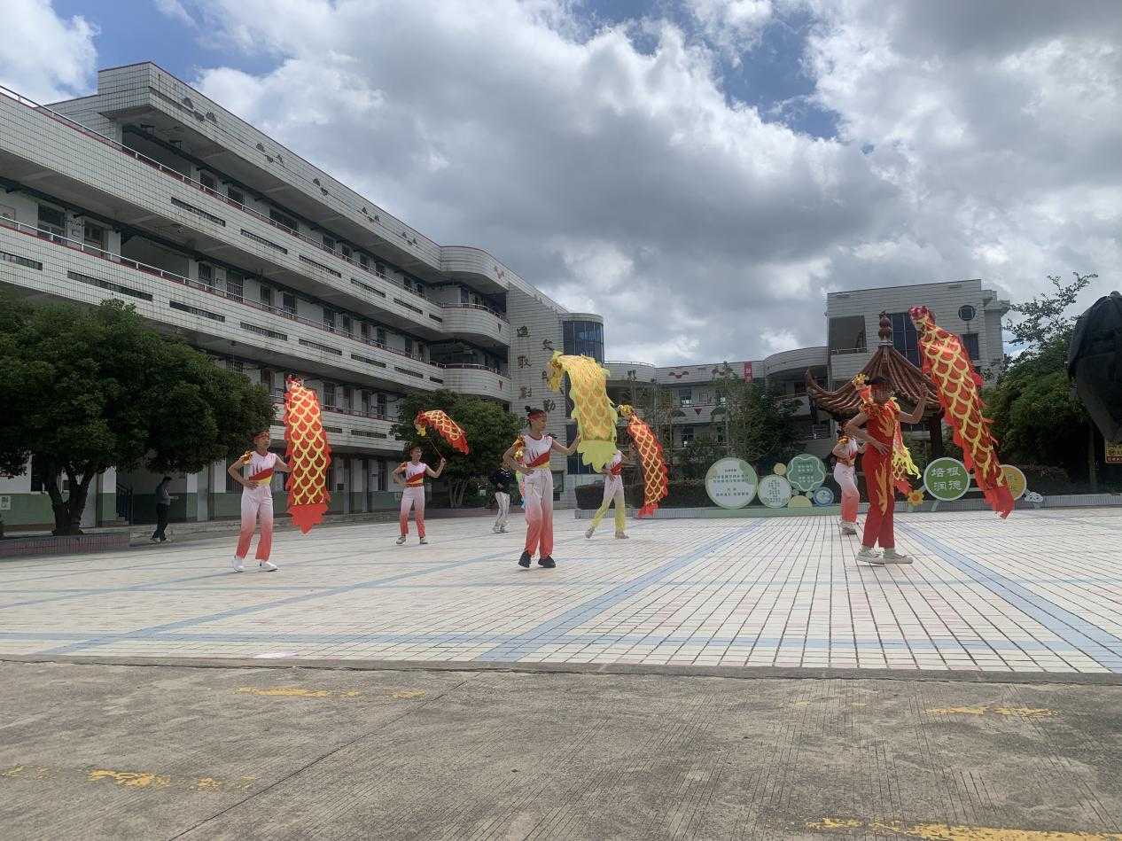 “发现身边的公益”力量——体彩公益金润泽校园非遗